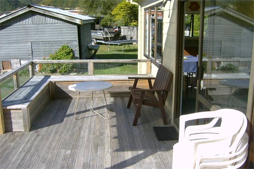 Deck - ranchslider to lounge