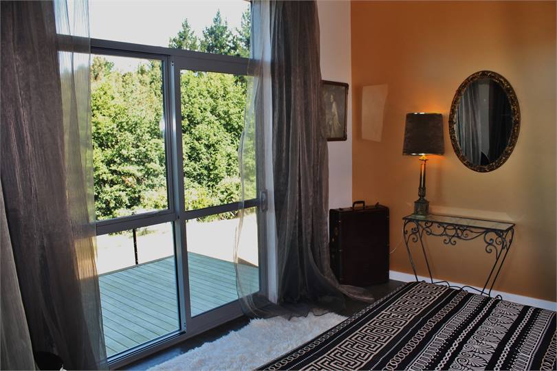 Quality furnishings. Wide decks.