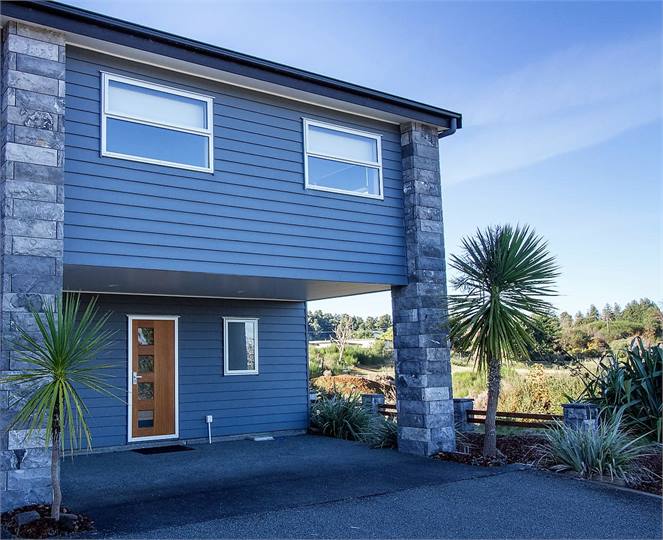 Relaxing Ruapehu - Outside1