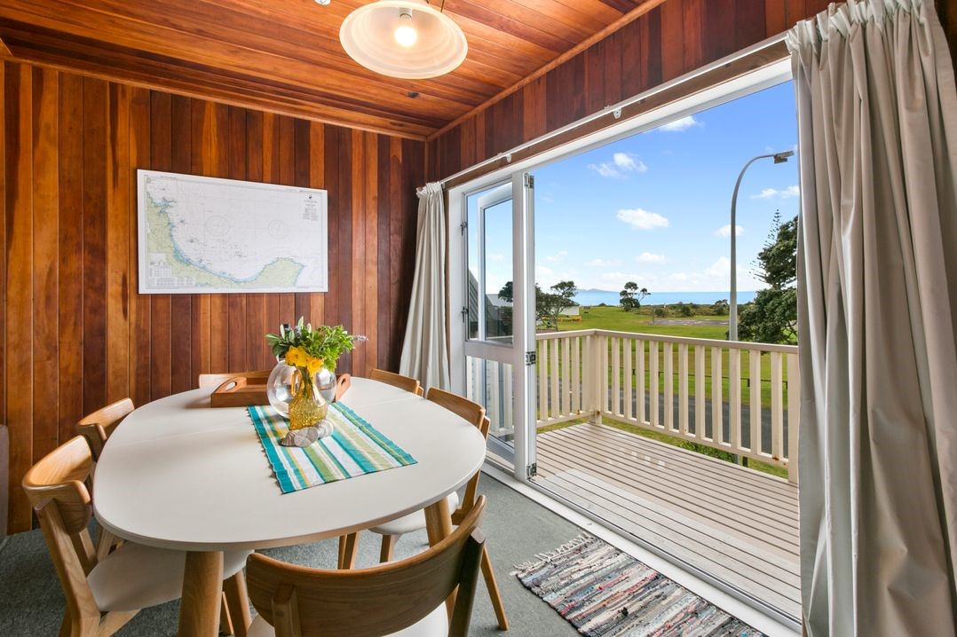 Waihi Charm (Bachcare) Waihi Beach Bach for rent Holiday Houses