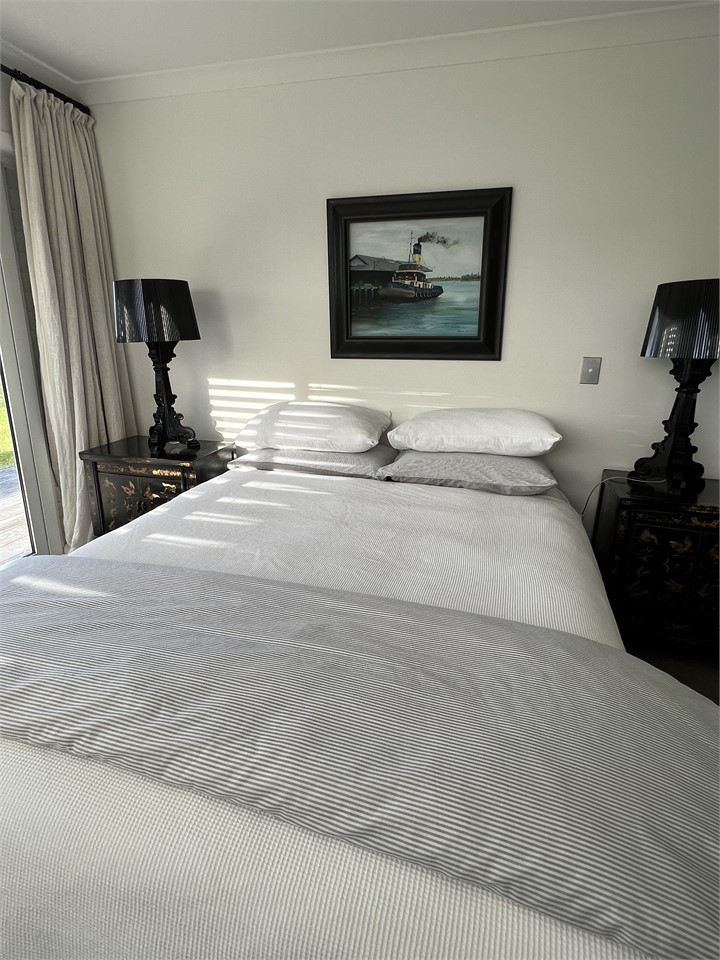 Queen Room with quality bed linen.