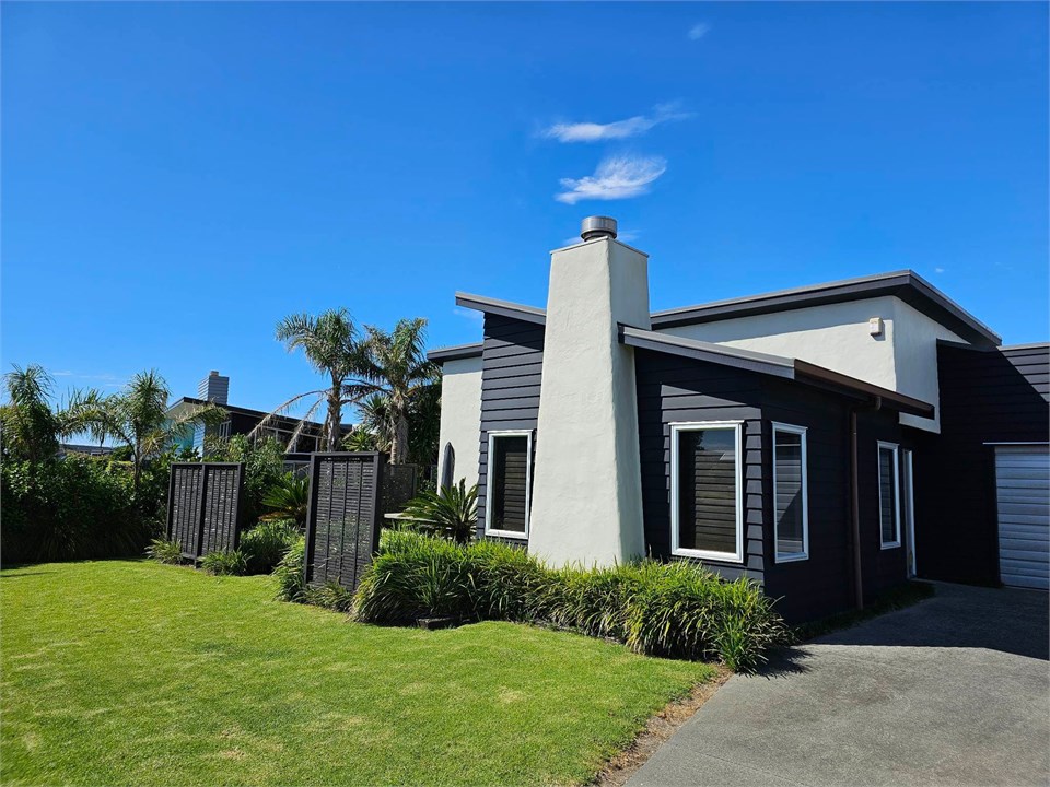 Stunning in Omaha Omaha Beach Beach House for rent Holiday Houses