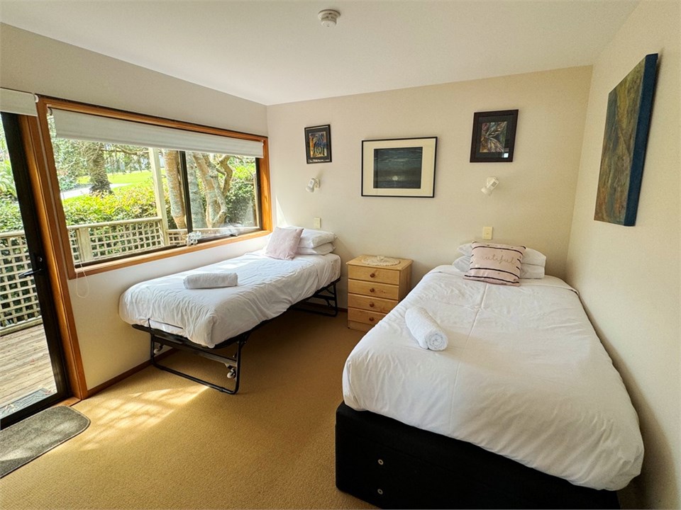 D/S 3rd - single bedroom