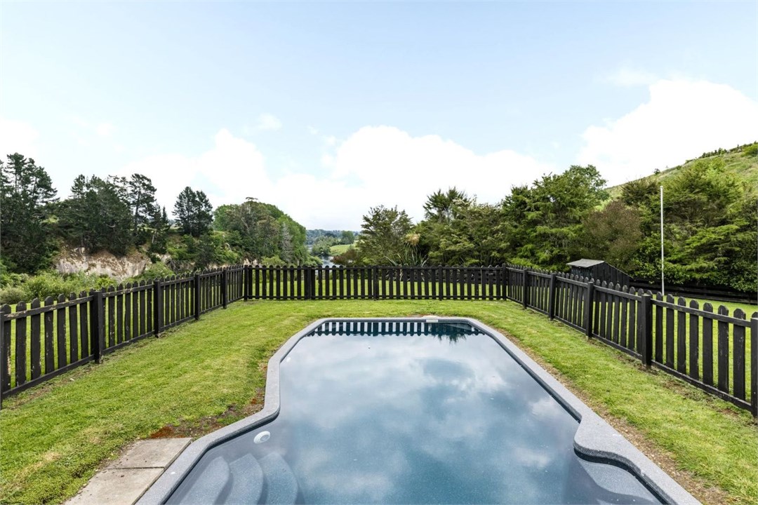 Pool is shared with the owners