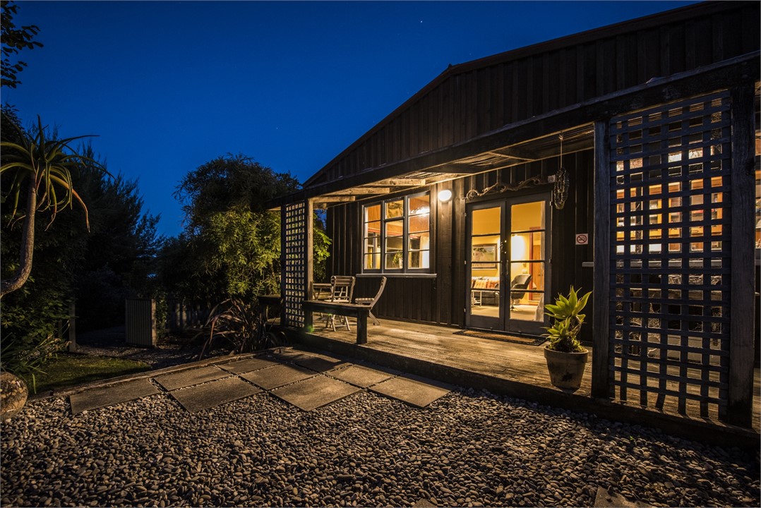 Private, country quiet on 7 acres but 4min Mapua