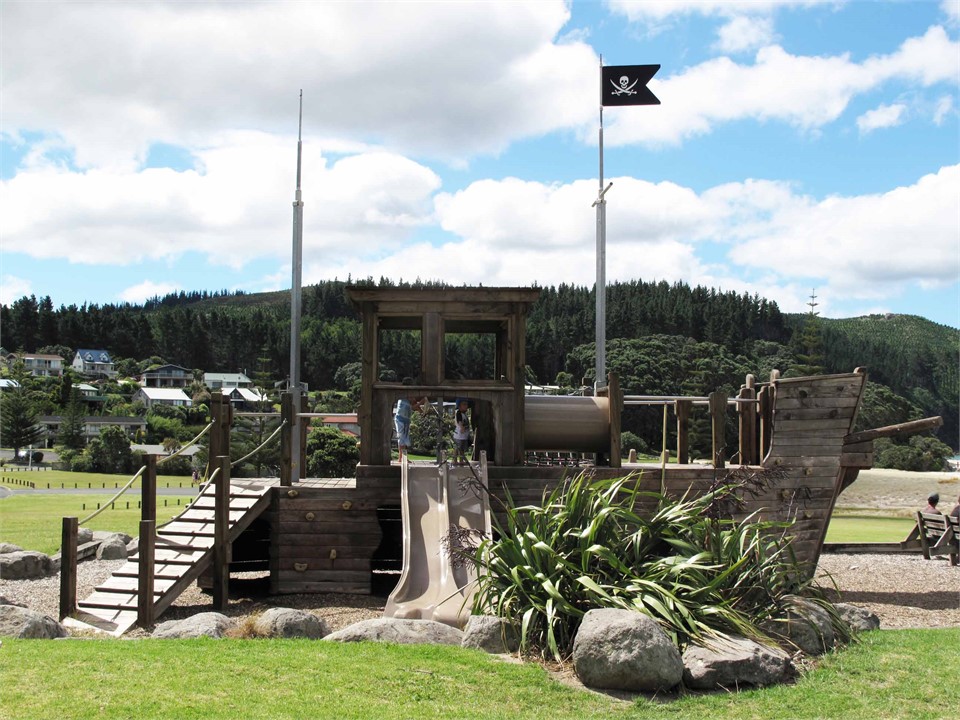 Onemana pirate ship playground