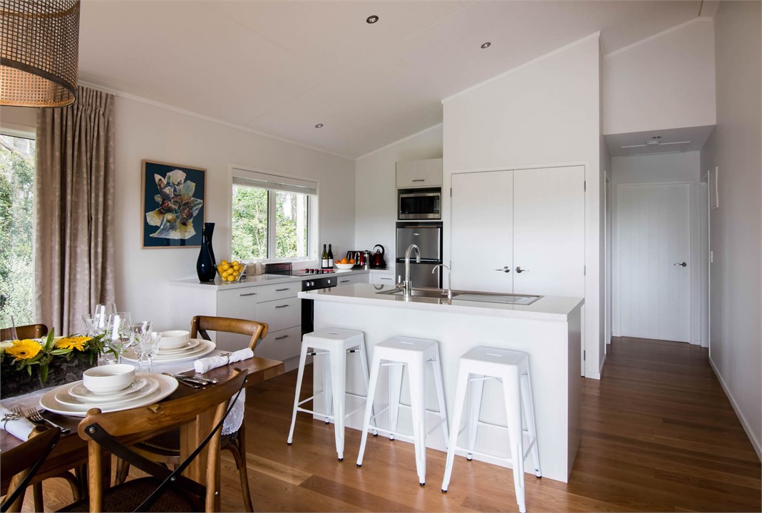 Birdsong dining and kitchen