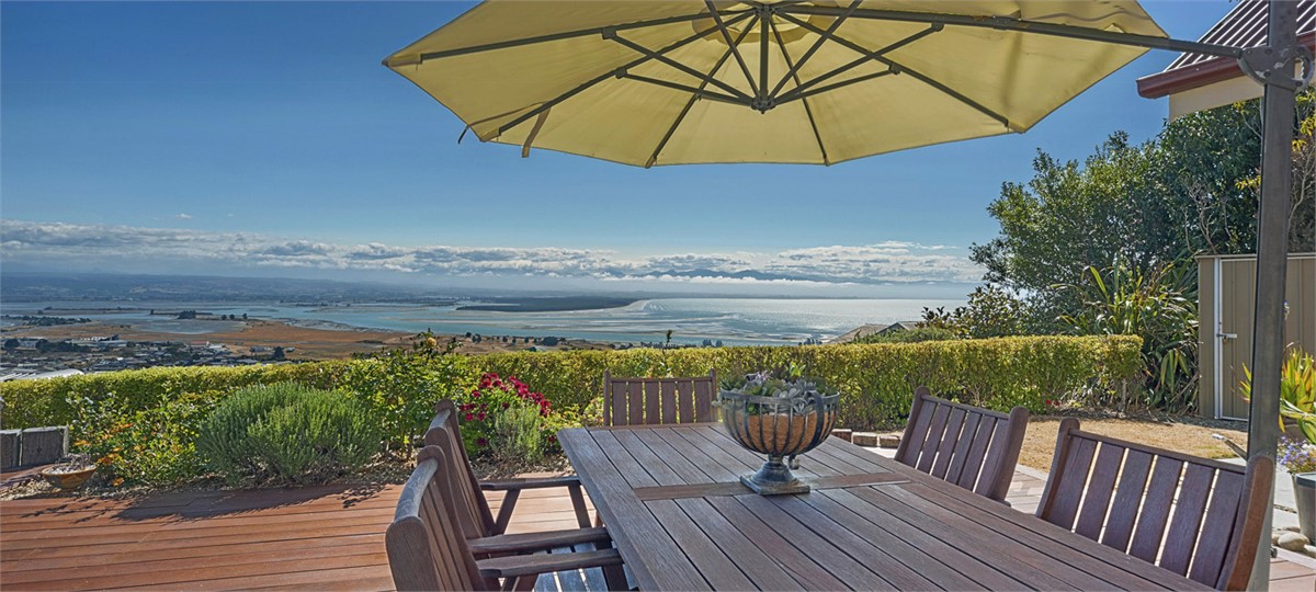 Bay Dreamer "Nelson Executive Holiday Home"