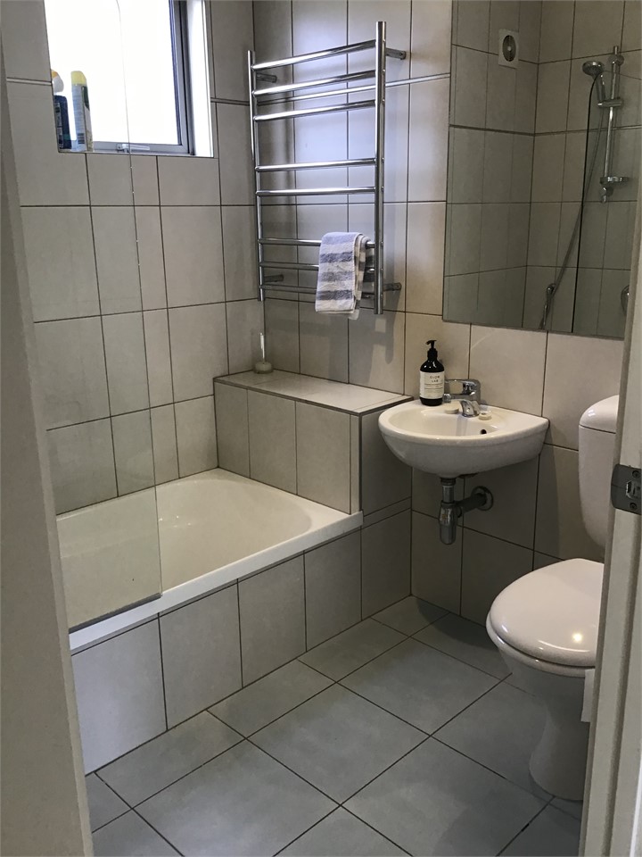 Bathroom 2. Shower over the bath. WC. Heated floor