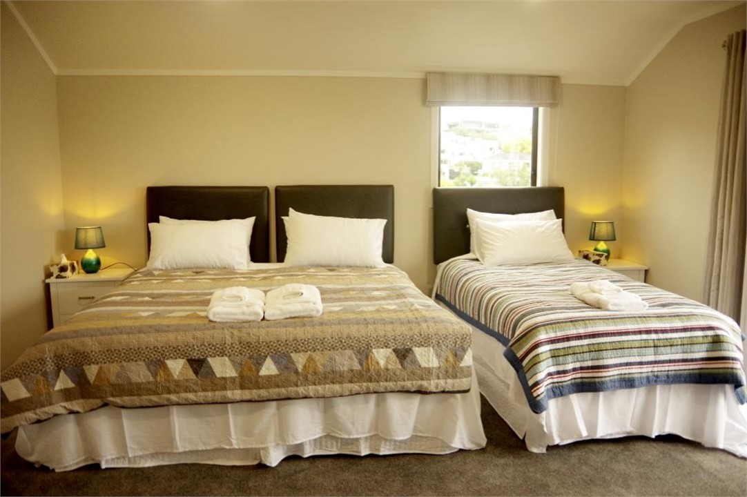 room has 3 single beds or 1 single and 1 superking