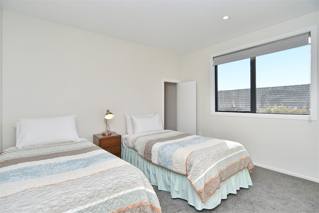 Bedroom 3 has 2 Single beds