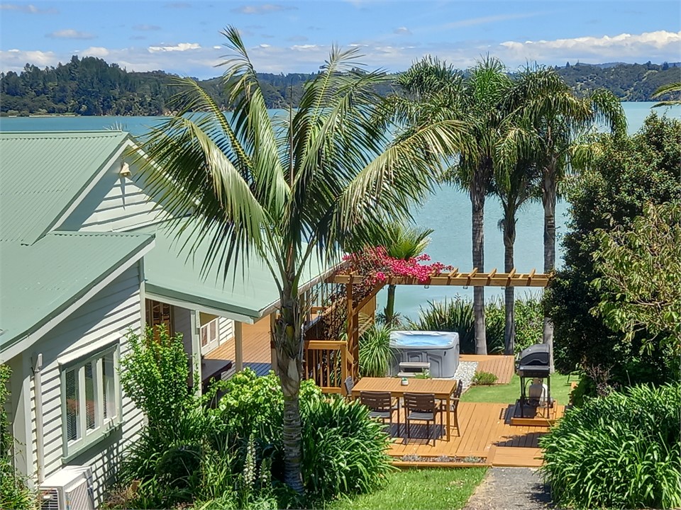 Historic Beach Villa with awesome sea views