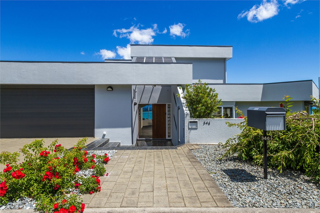 Entrance & parking area