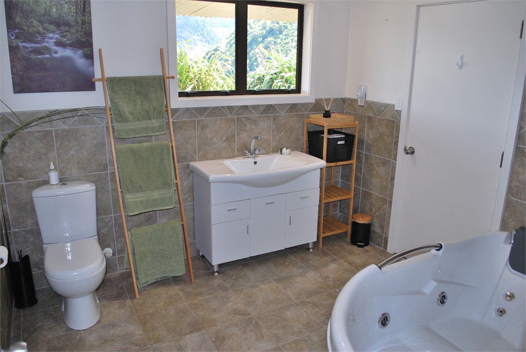 Ensuite bathroom