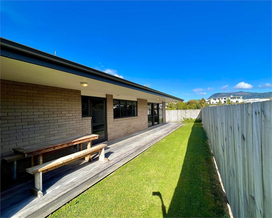 Deck & Outdoor Table& Bench Seats
