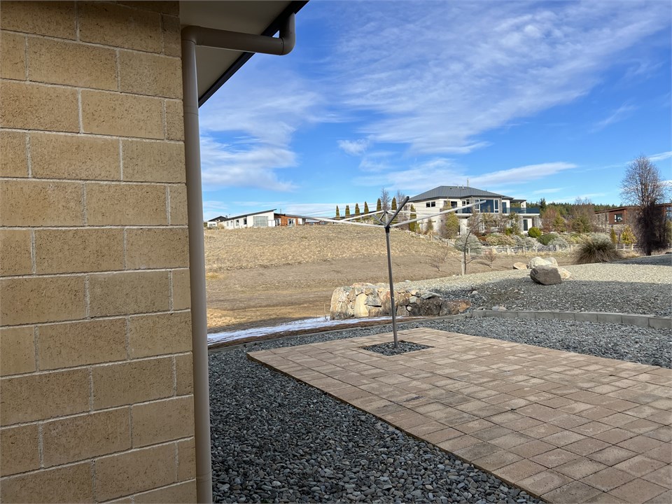 Area to the rear backing onto the reserve