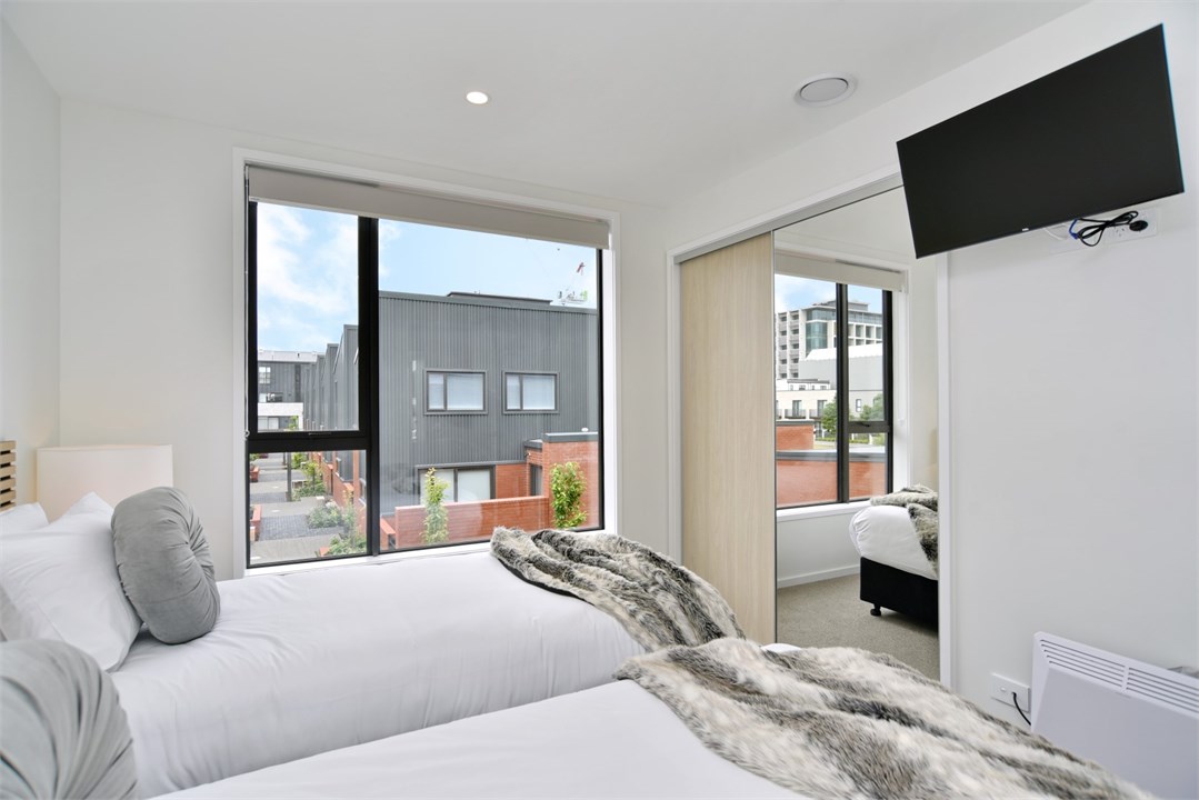 Bedroom 1 has a Super King bed (can be split on re