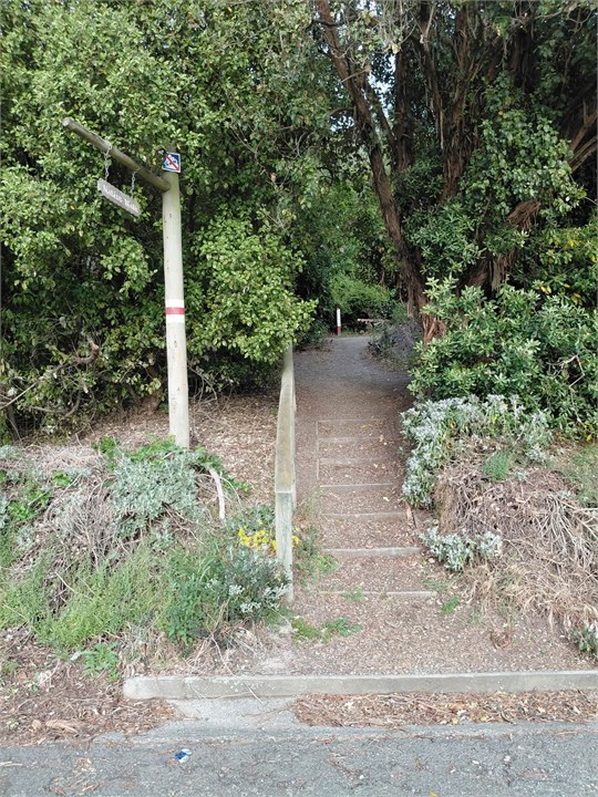 Entrance to Roy Couper Nature Walk