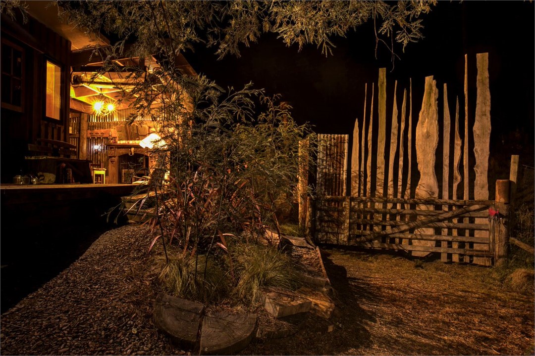 Kissing Gate:unique, whimsical and wow-factor