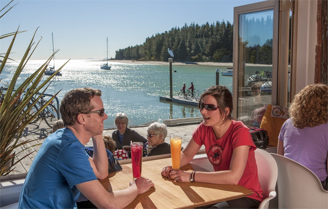 3 min Mapua seaside village. Cafes, beaches, wharf