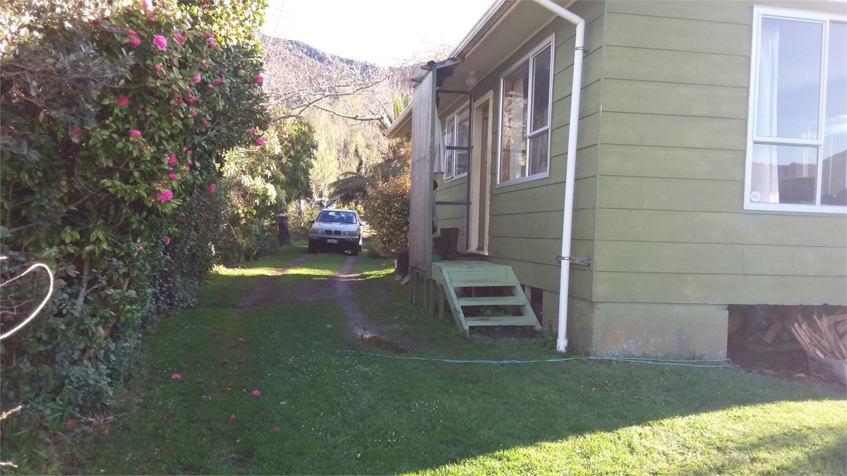 looking down the driveway from the Main Cottage en