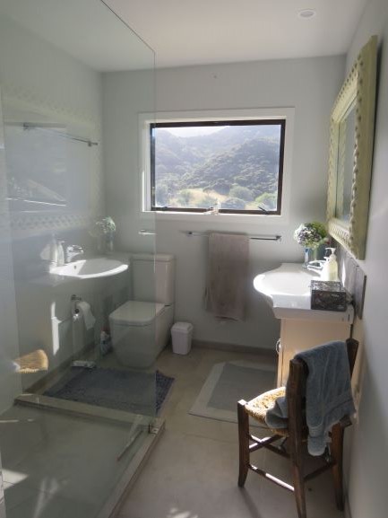 Modern bathroom
