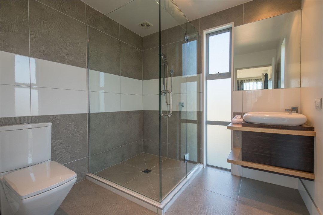 Modern ensuite