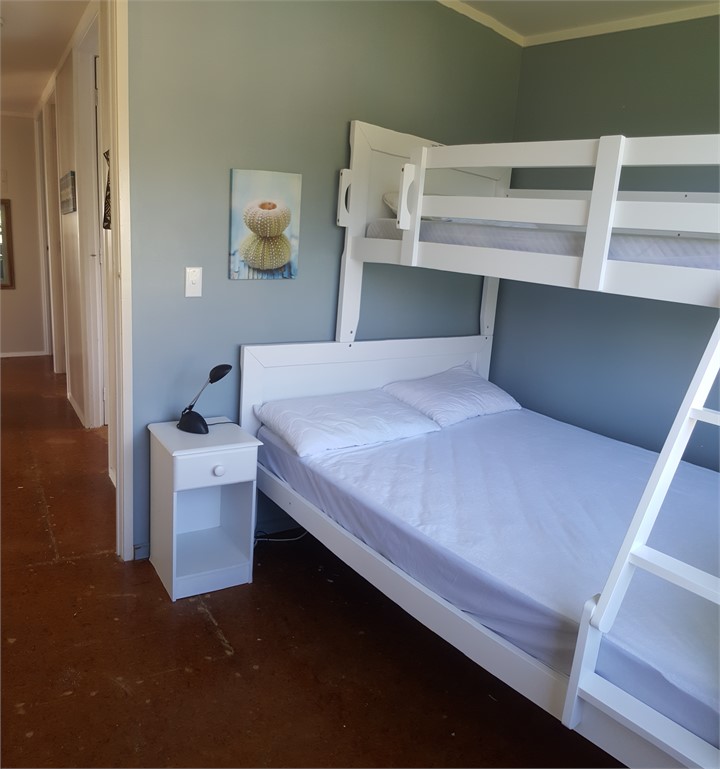 Double bed with single above