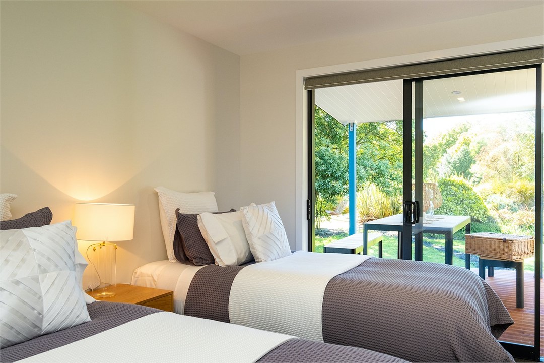 Pohutukawa Twin Bedroom