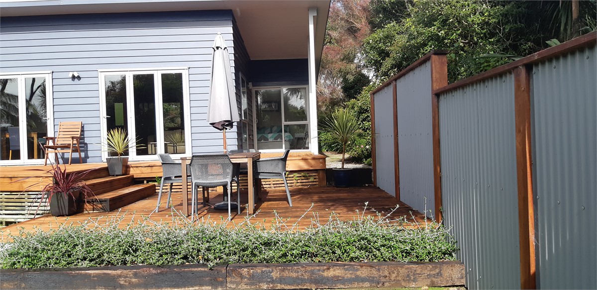 Cottage One, outdoor deck & BBQ area