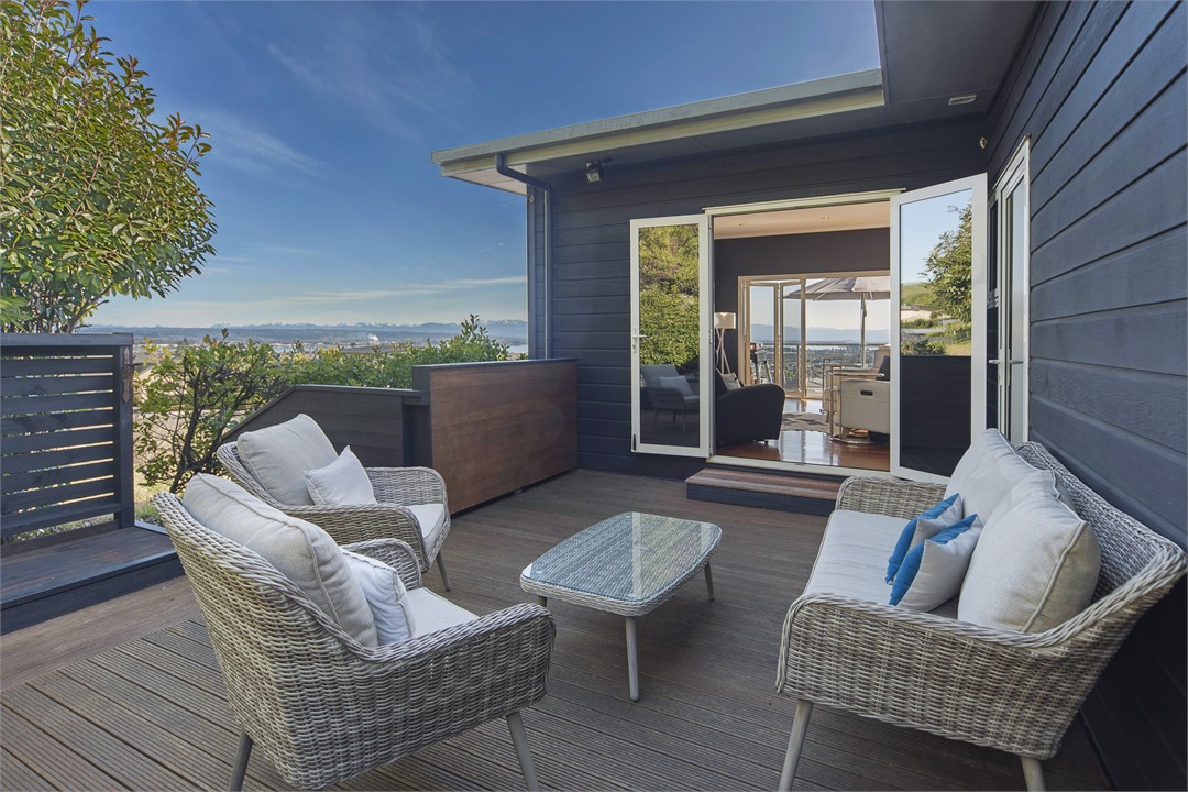 Sheltered back deck area