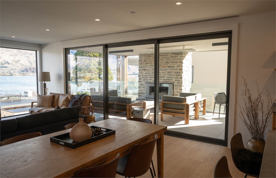 Genoa - dining area out to balcony