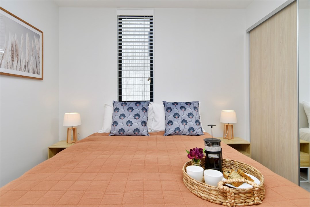 Bedroom 2 has a Queen bedroom