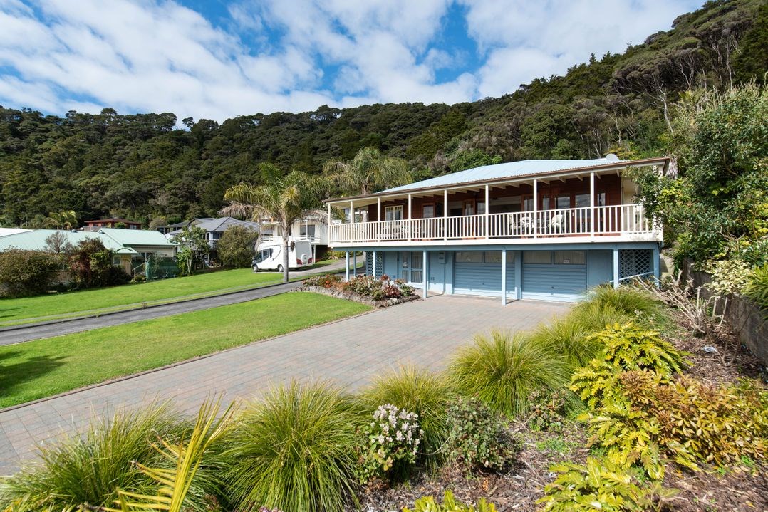 The Beach House (Bachcare) Paihia Holiday Home for rent Holiday Houses