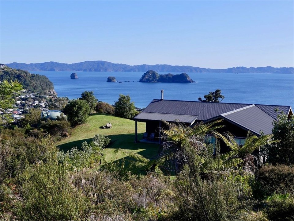 The Grandstand (Bachcare) Hahei Holiday Home for rent Holiday Houses