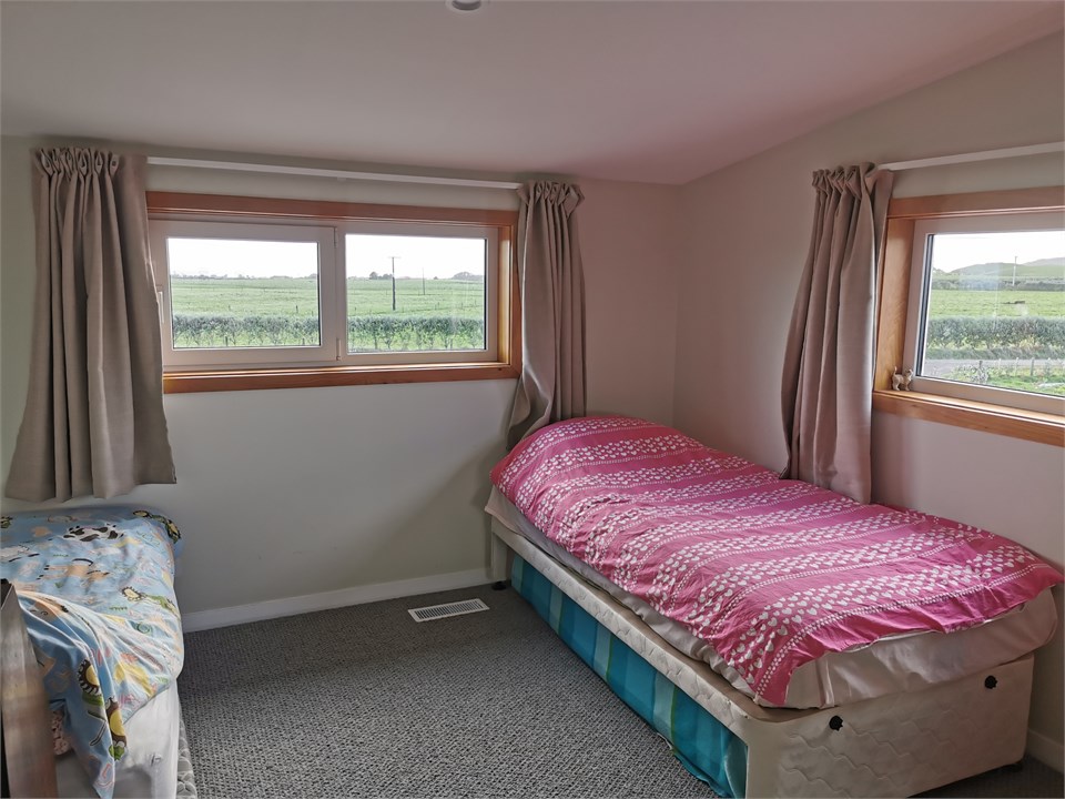 pull out single under king single