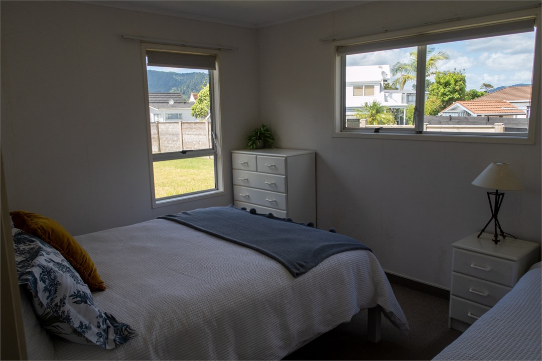 "White Room" queen bed