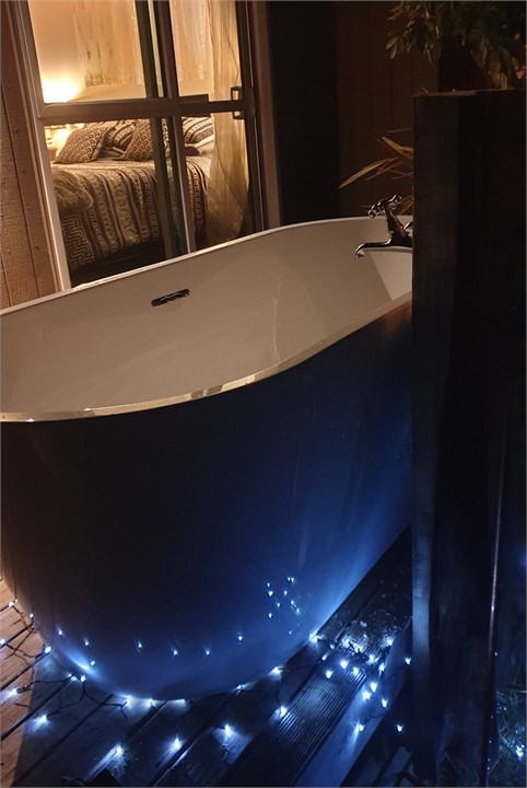 NEW! Bath on deck (private) under the stars.