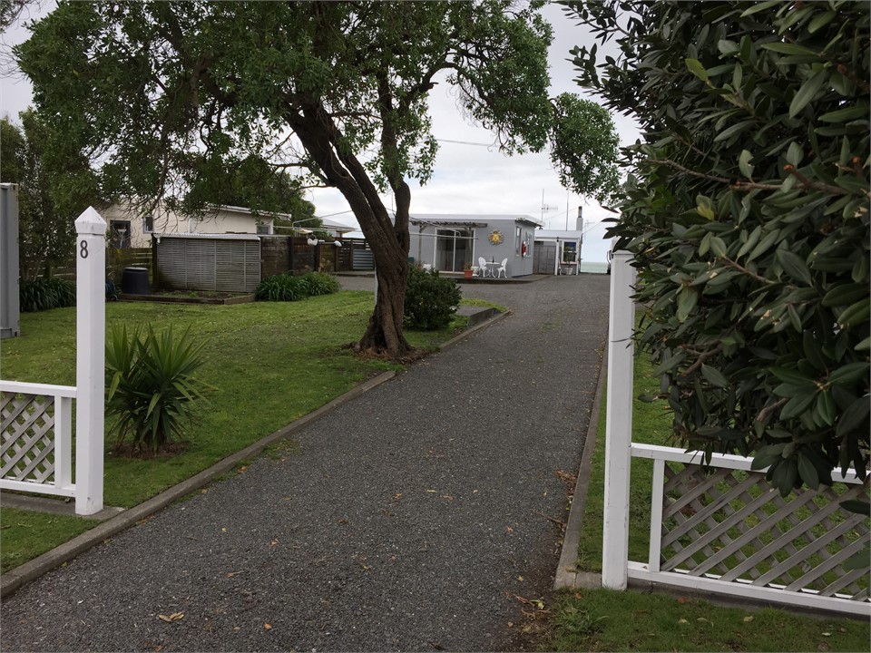 View from road (8 Ferguson St)