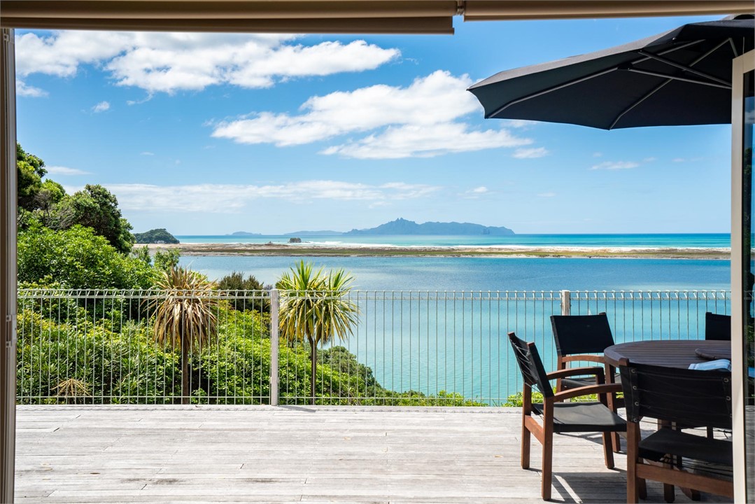 Moir Point Magic (Bach Stay) Mangawhai Heads Beach House for rent Holiday Houses