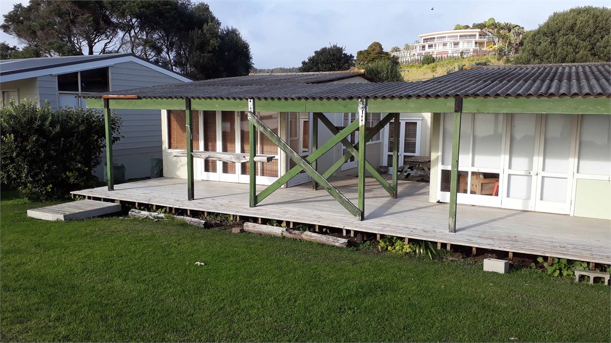 Looking at the Bach the left side is Flat 2.