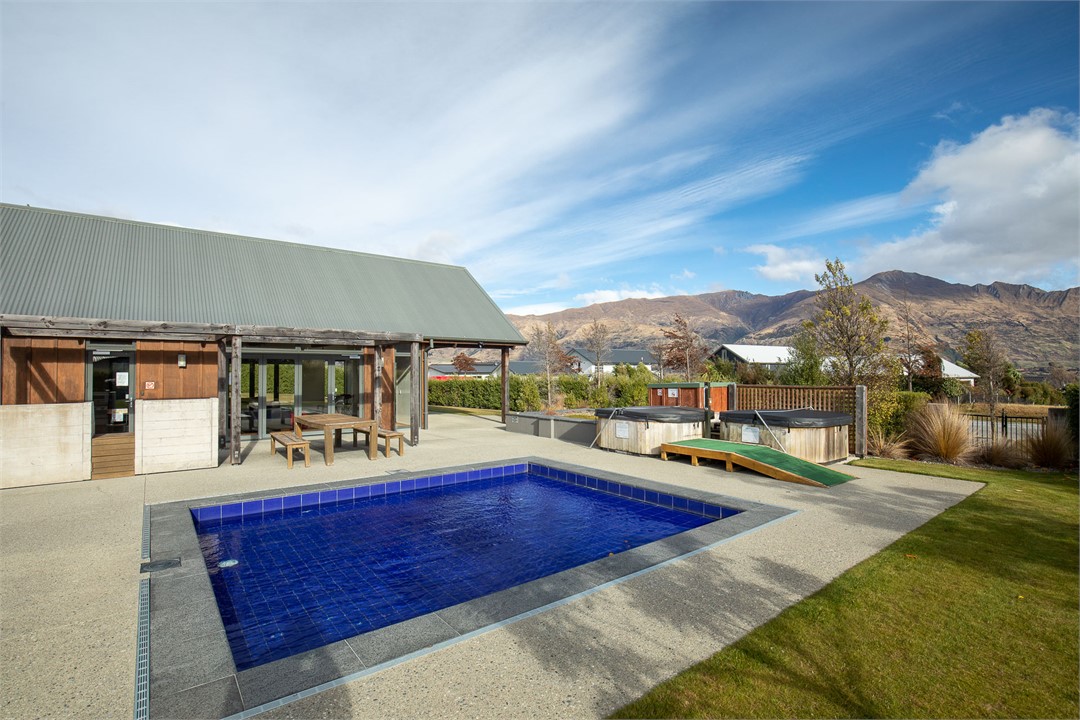 Peninsular bay community facilities