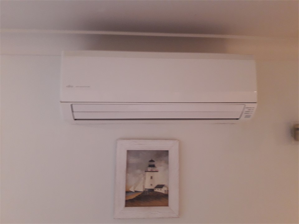 Heat pump & air conditioner