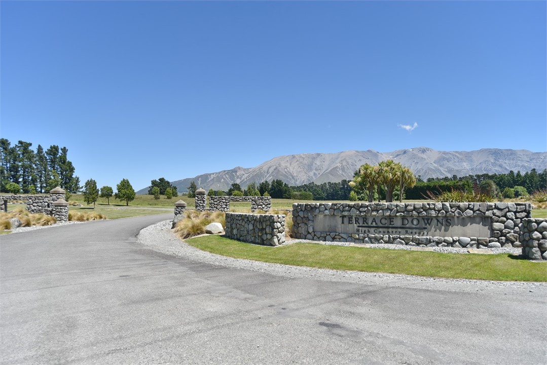 Entrance into Terrace downs