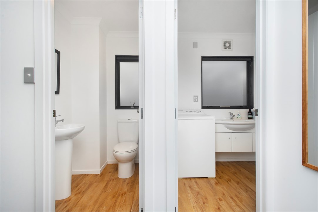 Separate toilet & bathroom