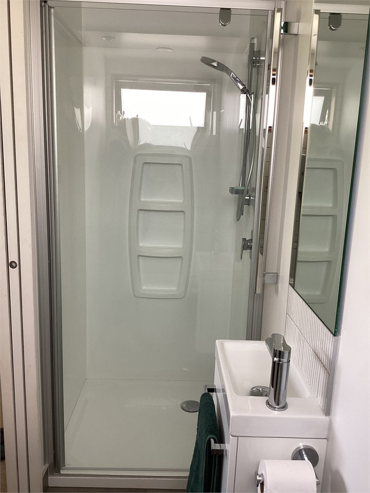 Ensuite shower