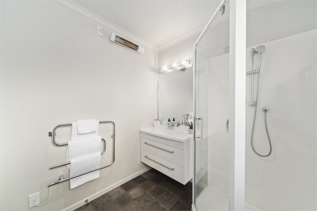 Ensuite off master bedroom