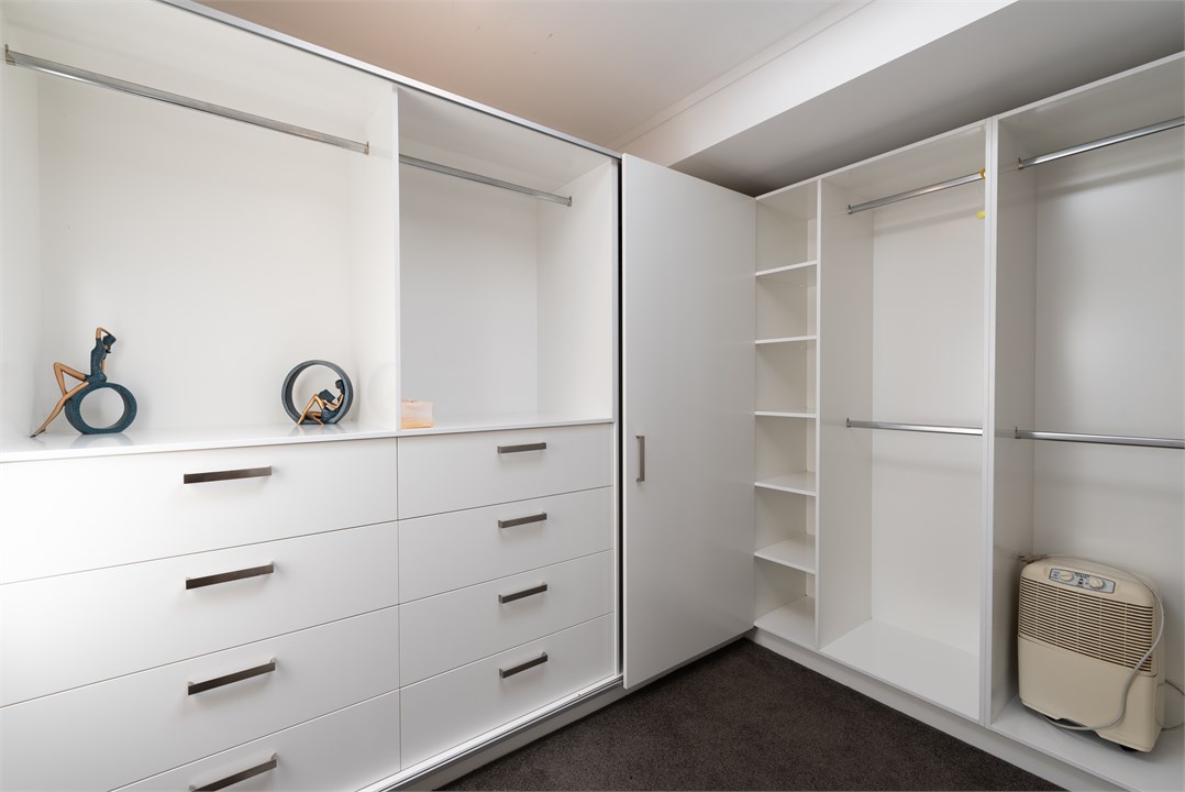 Master Walk In Wardrobe