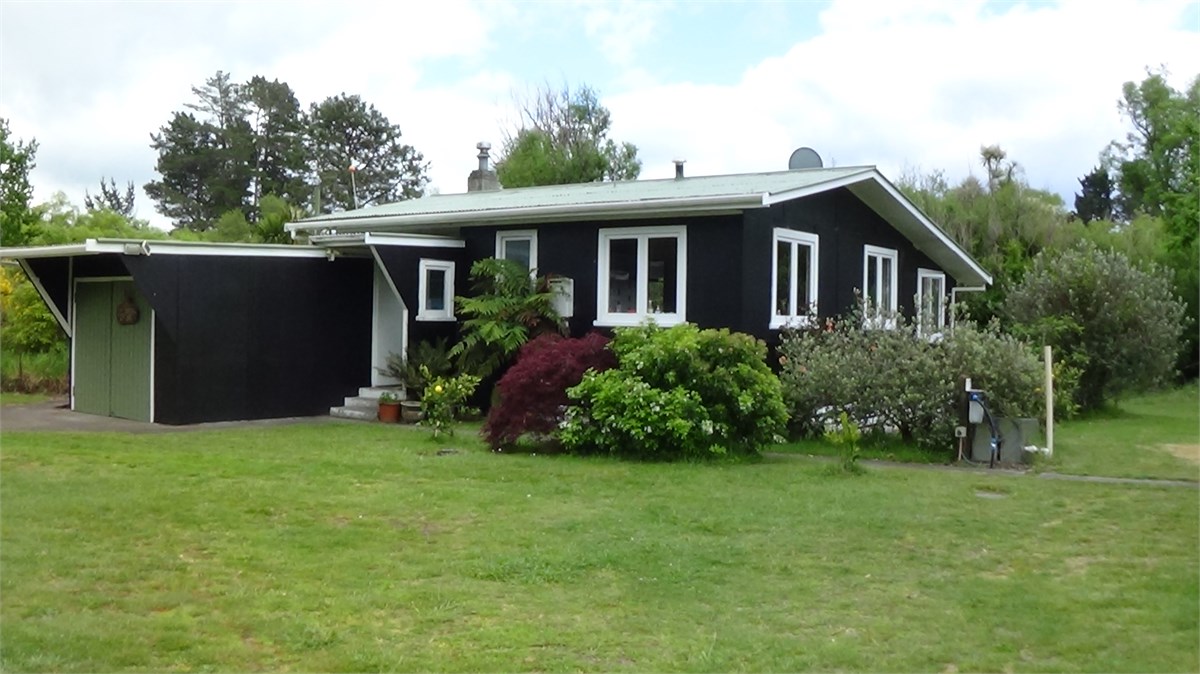 "ReCooperation" By Lake Taupo..Relax,Fish,Swim,Explore Te Rangiita