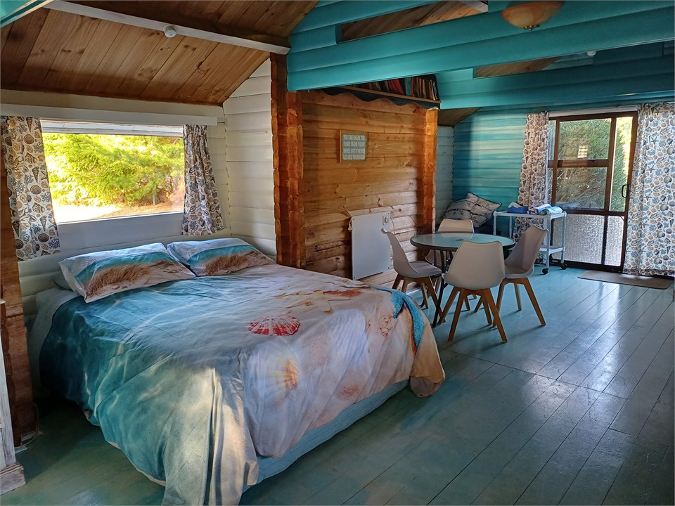 Queen with 2 daybeds